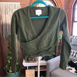 Green long sleeve crop sweater